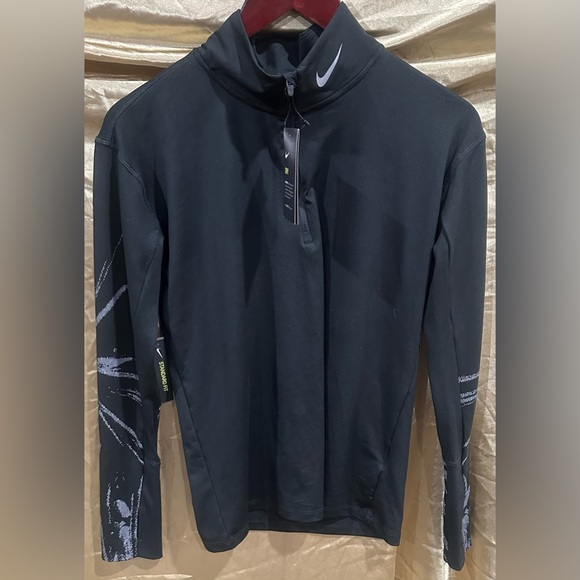 Nike Element - Picture 2 of 4